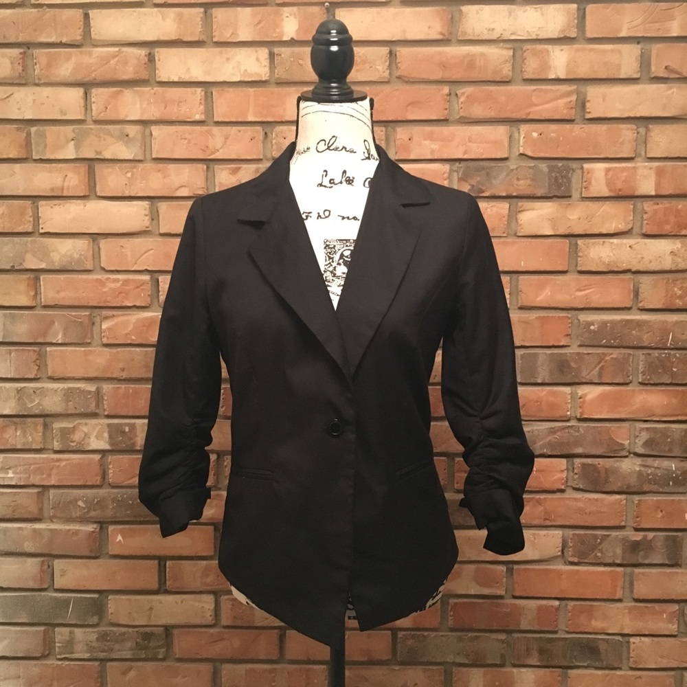 3/4 quarter length black blazer